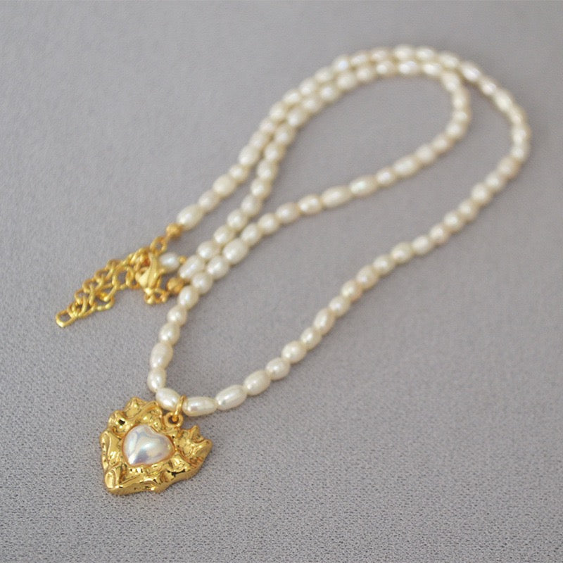 Gold heart pearl necklace