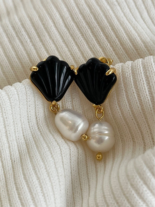 Black Shell freshwater pearls earrings