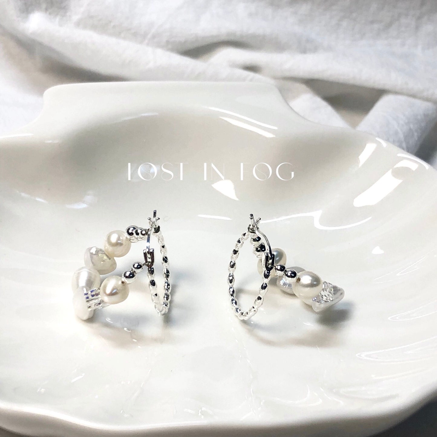 Lost in fog Swarovski crystal and freshwater pearls sterling silver earrings