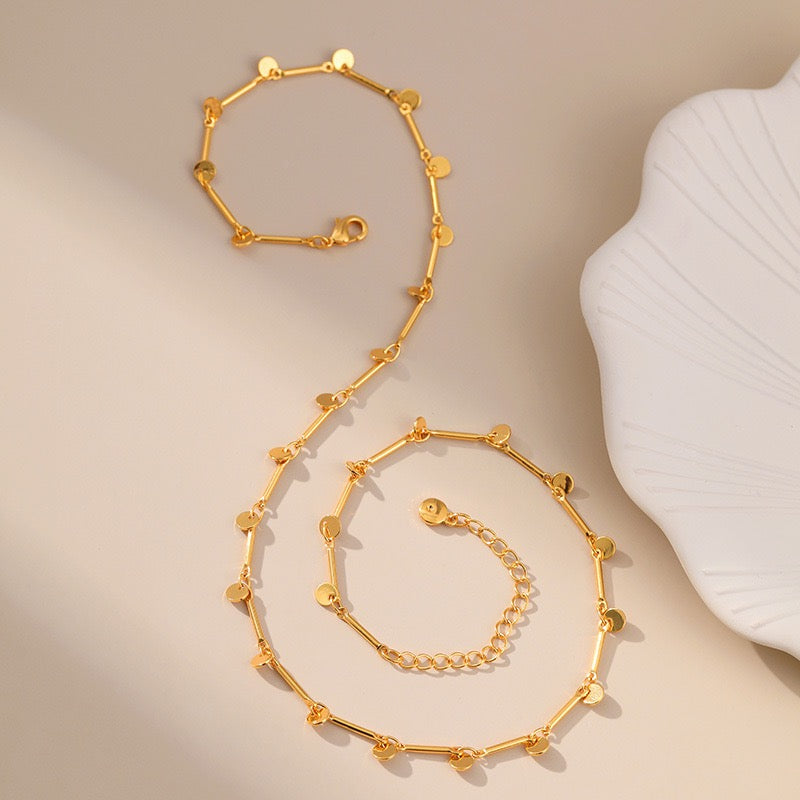 Little round gold plated necklace