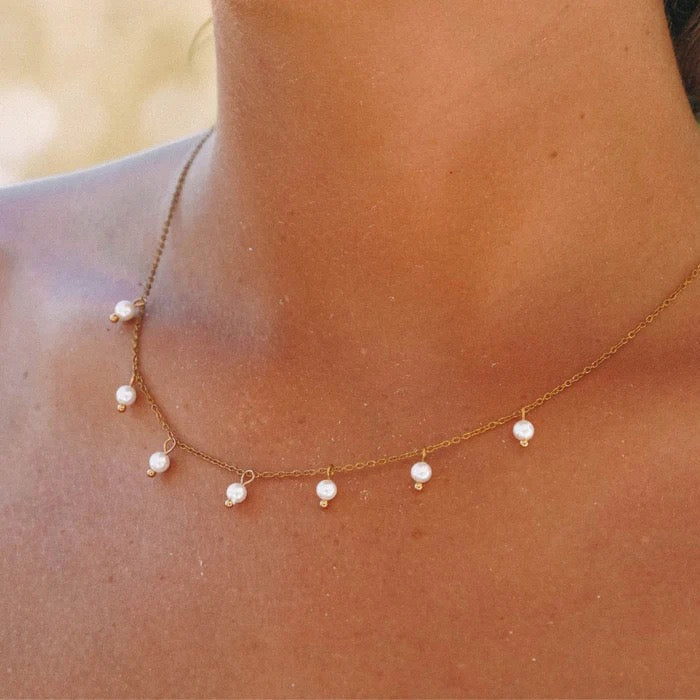 Pearl drops necklace