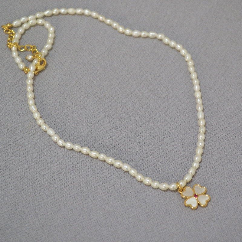 Clover pearl necklaces