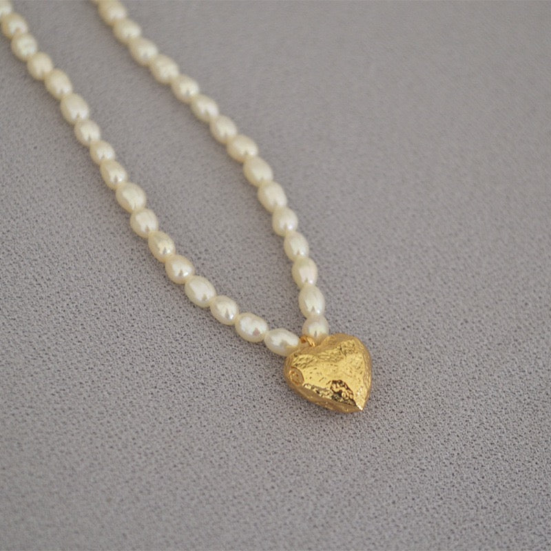 Single pendant freshwater pearls necklace