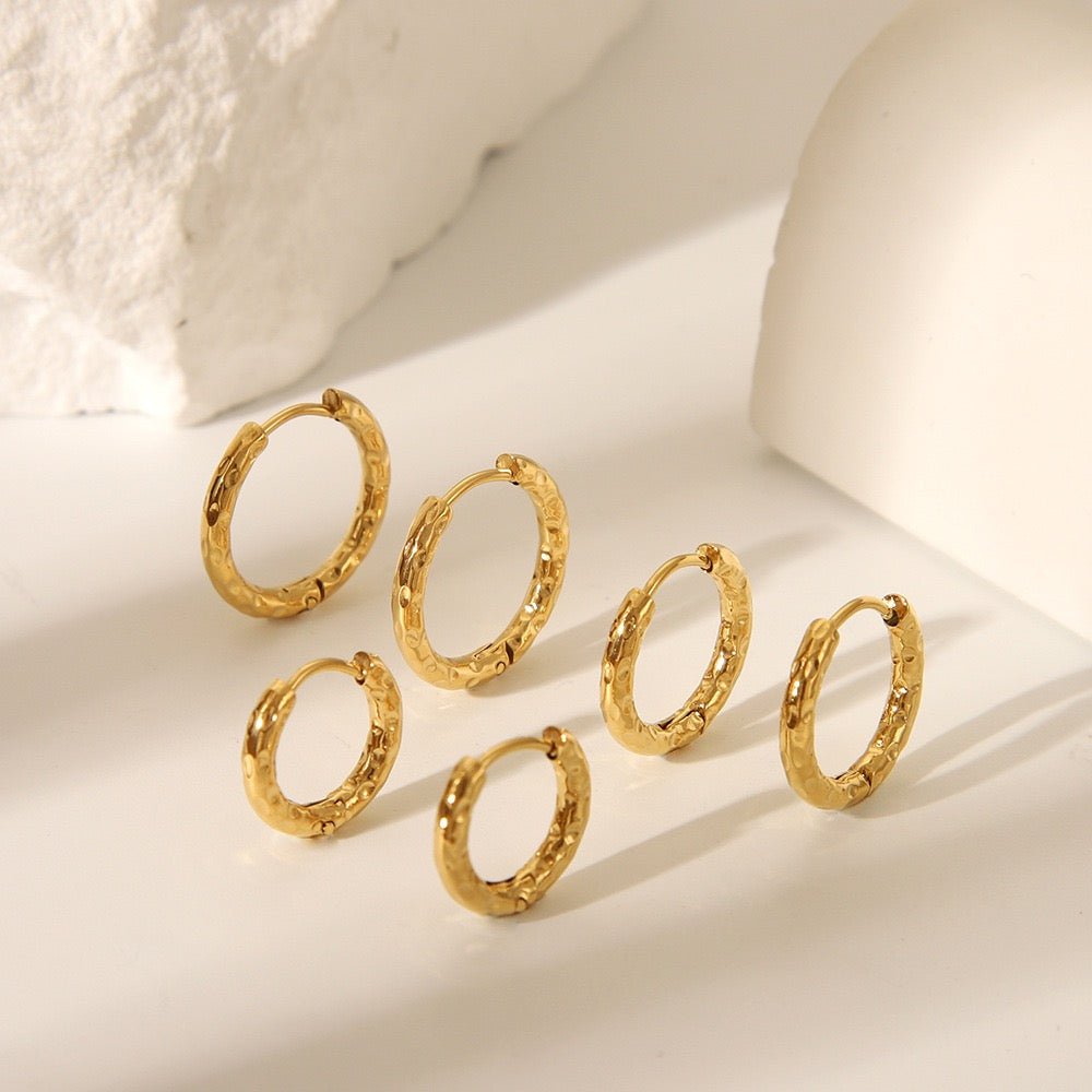 Dainty layer hoops