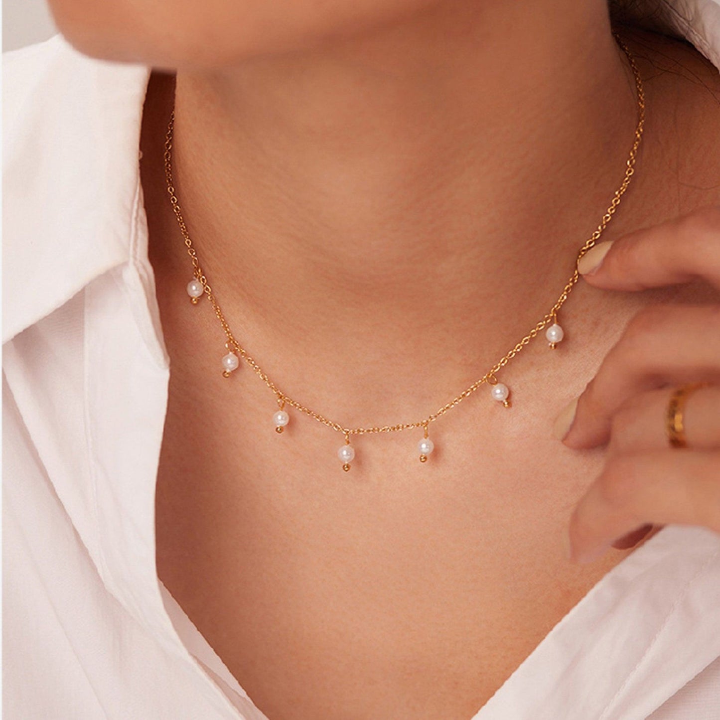 Pearl drops necklace