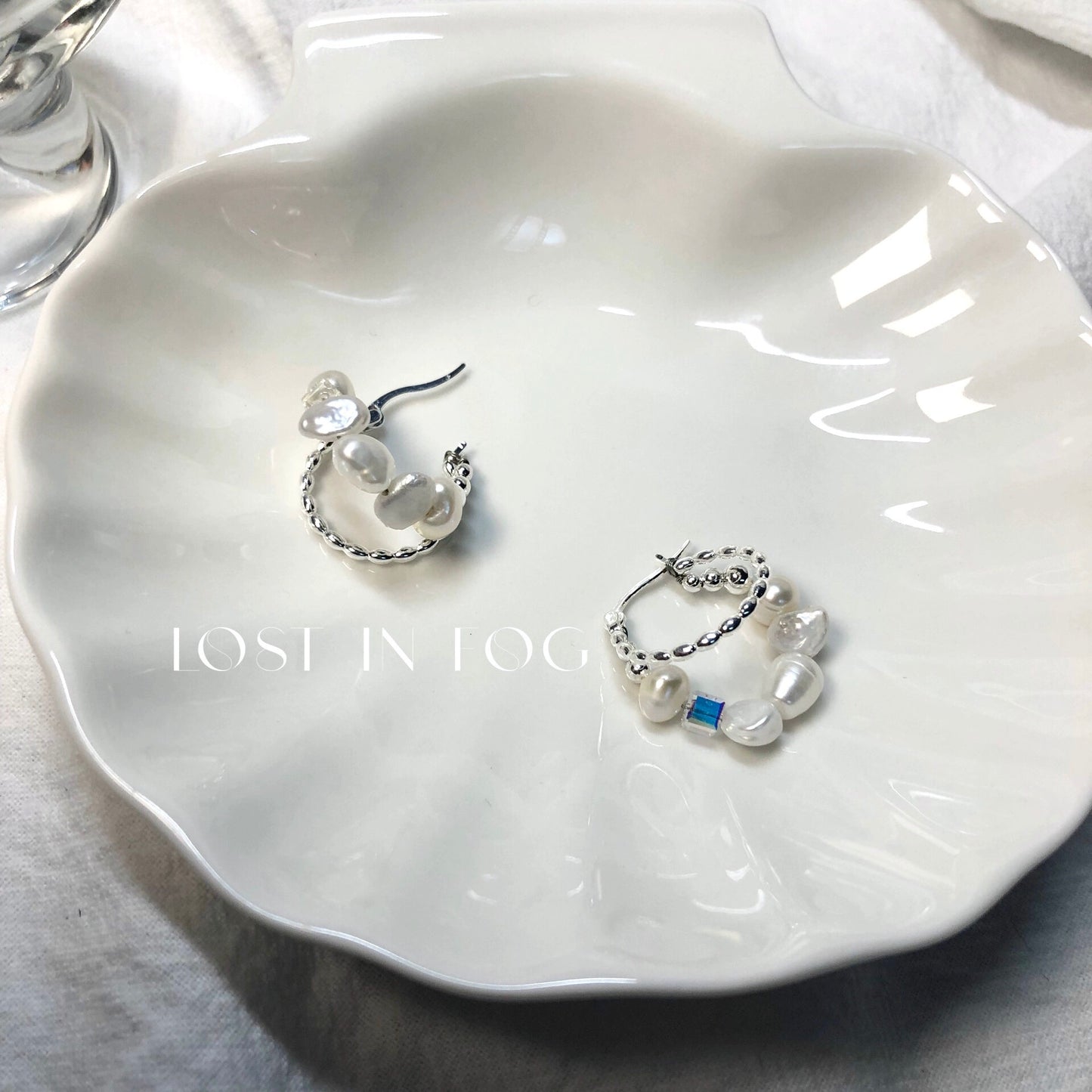 Lost in fog Swarovski crystal and freshwater pearls sterling silver earrings