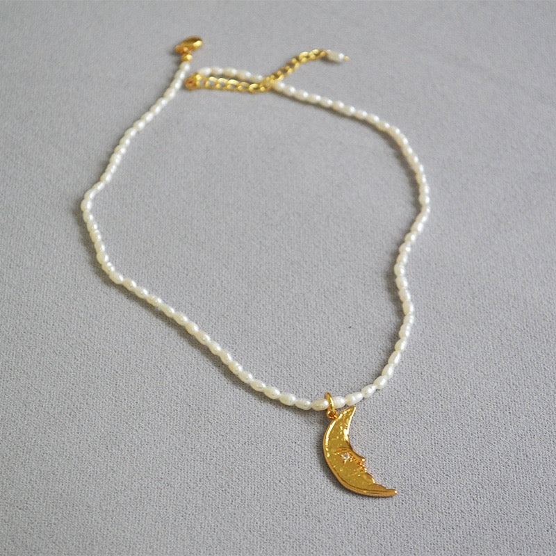 Luna pearl necklace