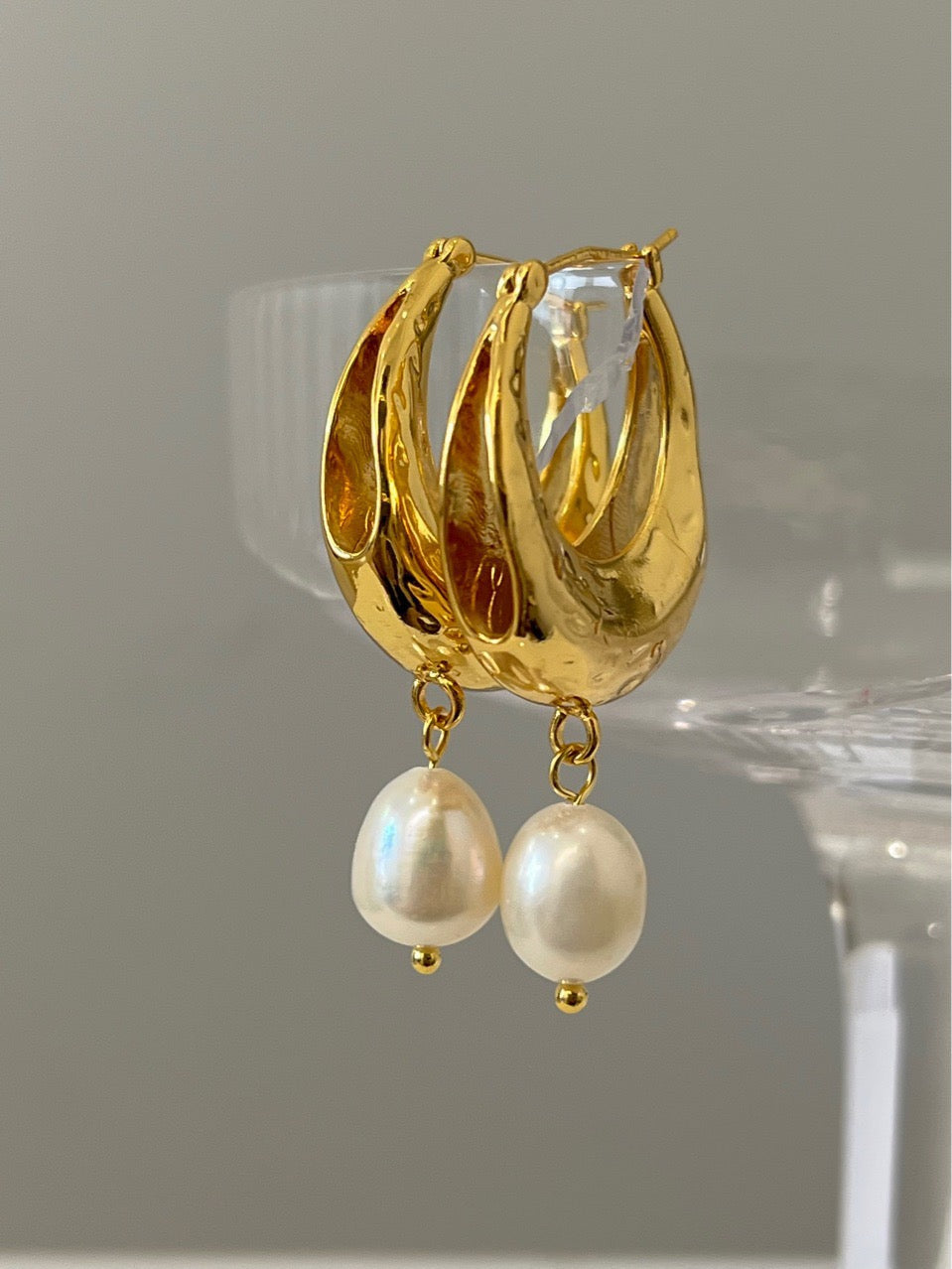 Cute dangled freshwater pearls hoops