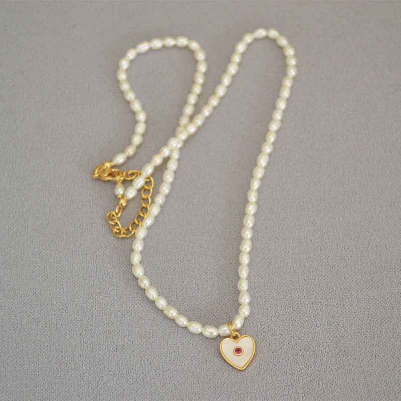 Heart pearl necklaces