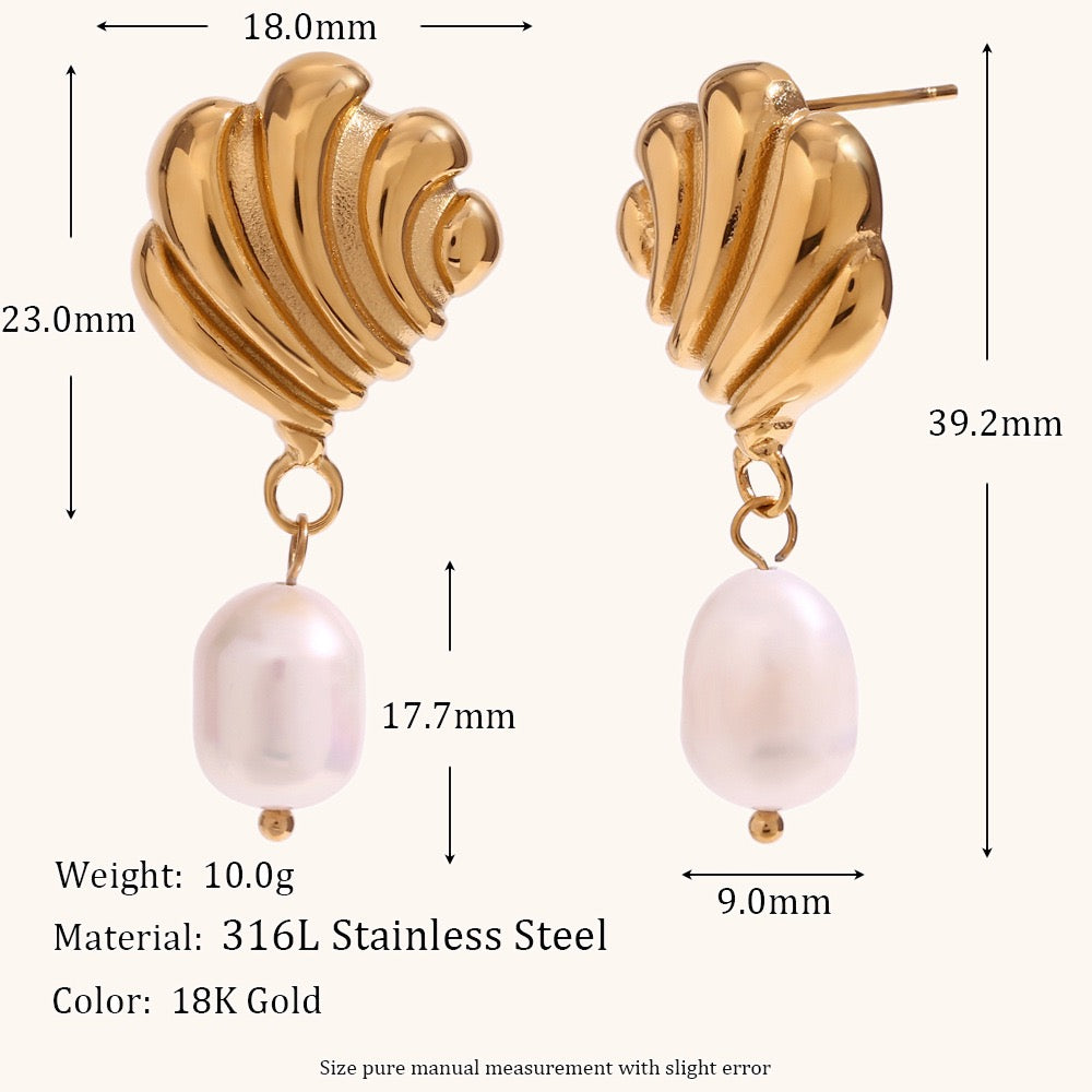 Wave pearl earrings