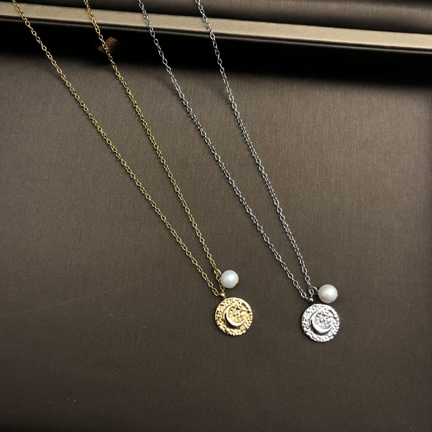 Moon pearl necklaces