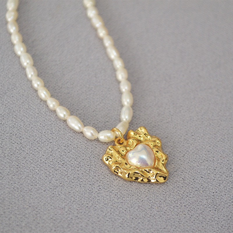 Gold heart pearl necklace