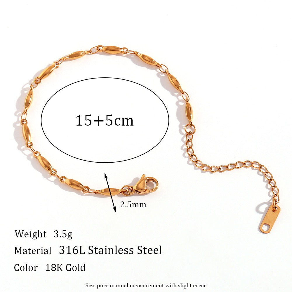 Daliah dainty chains set