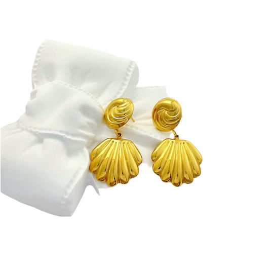 Wave shell earrings