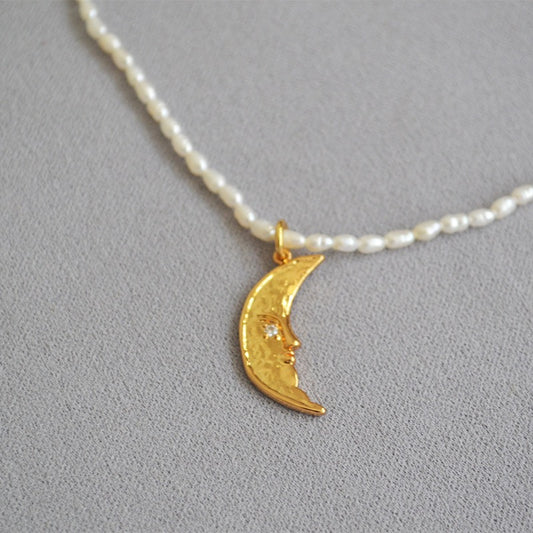 Luna pearl necklace