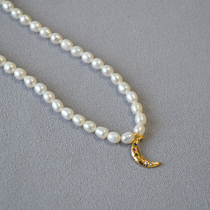 New moon pearl necklace