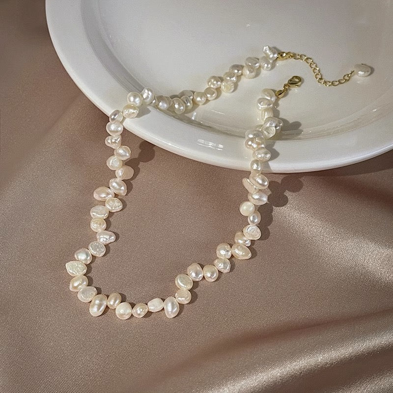 Natural irregular freshwater pearls necklace