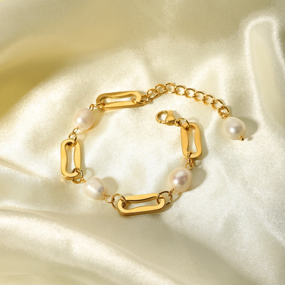 Chain pearls bracelet