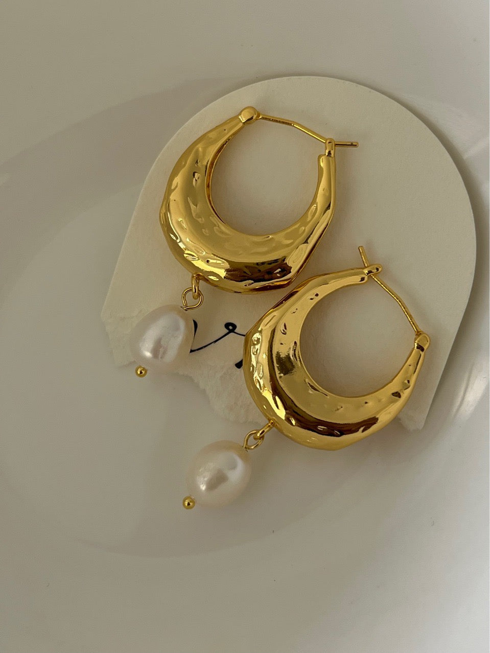 Cute dangled freshwater pearls hoops