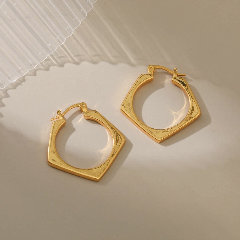 Panta gold plated hoops