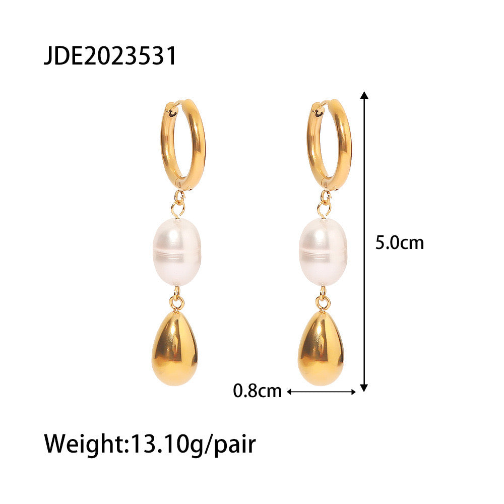 Drop pearl earrings