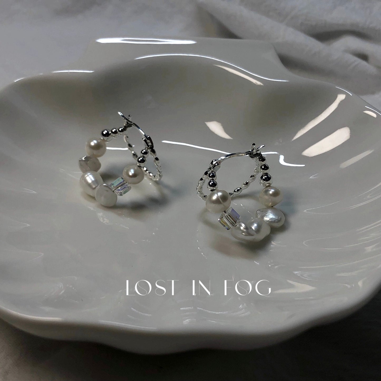 Lost in fog Swarovski crystal and freshwater pearls sterling silver earrings