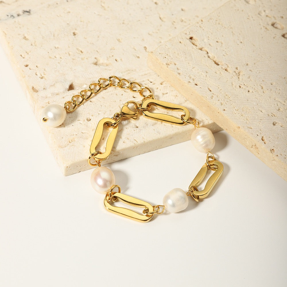 Chain pearls bracelet