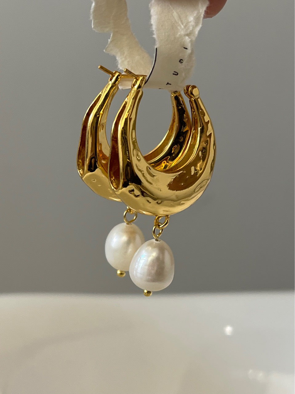 Cute dangled freshwater pearls hoops