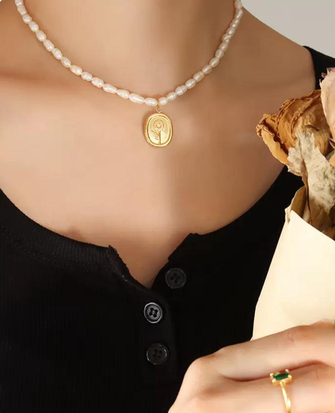 Sunflower freshwater pearls necklace