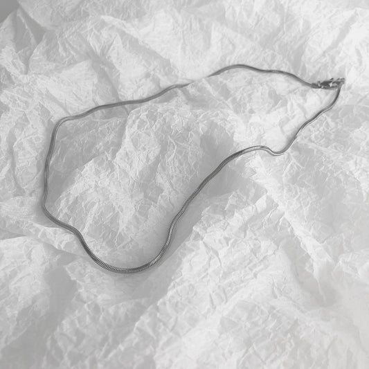 Skinny snake chain