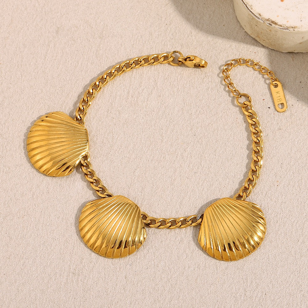 Big three shell bracelet