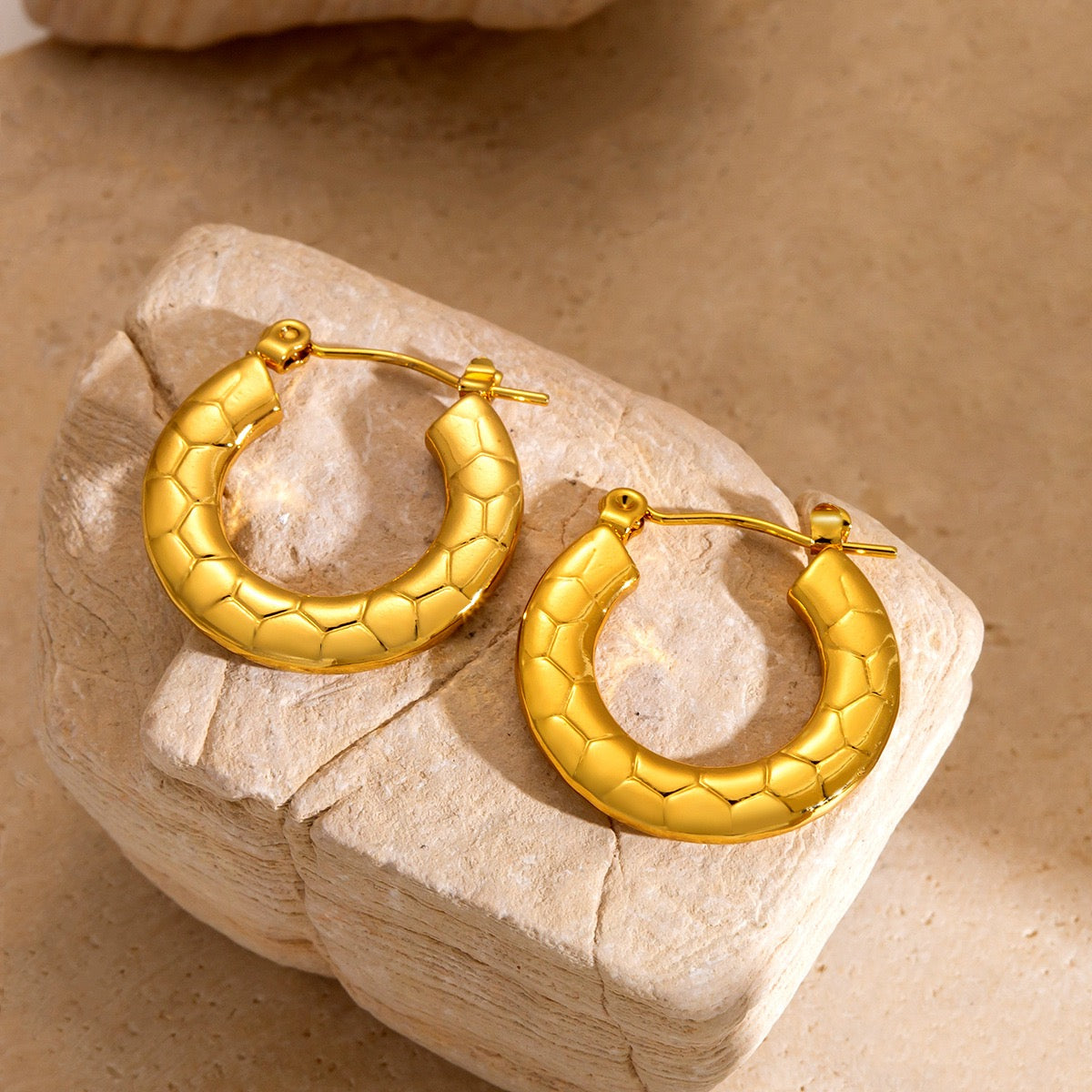 Snake hoops