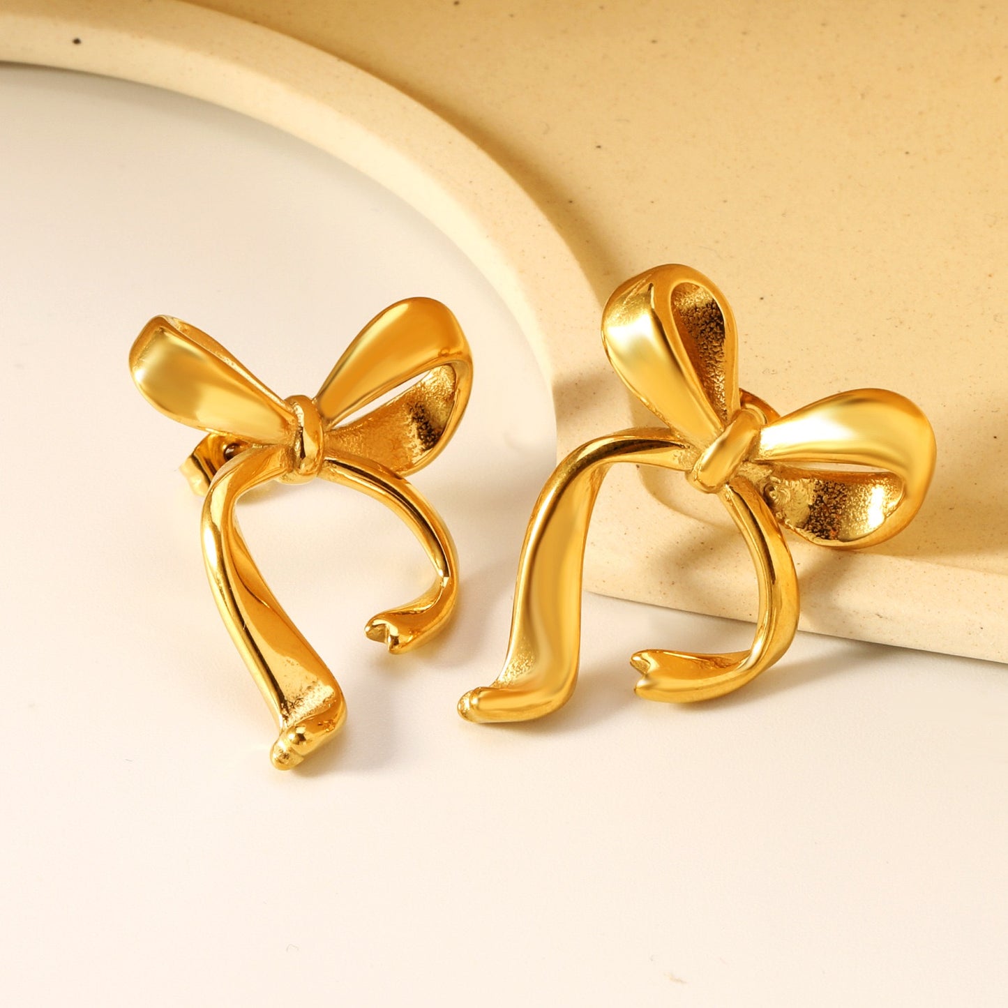 Annie bow earrings