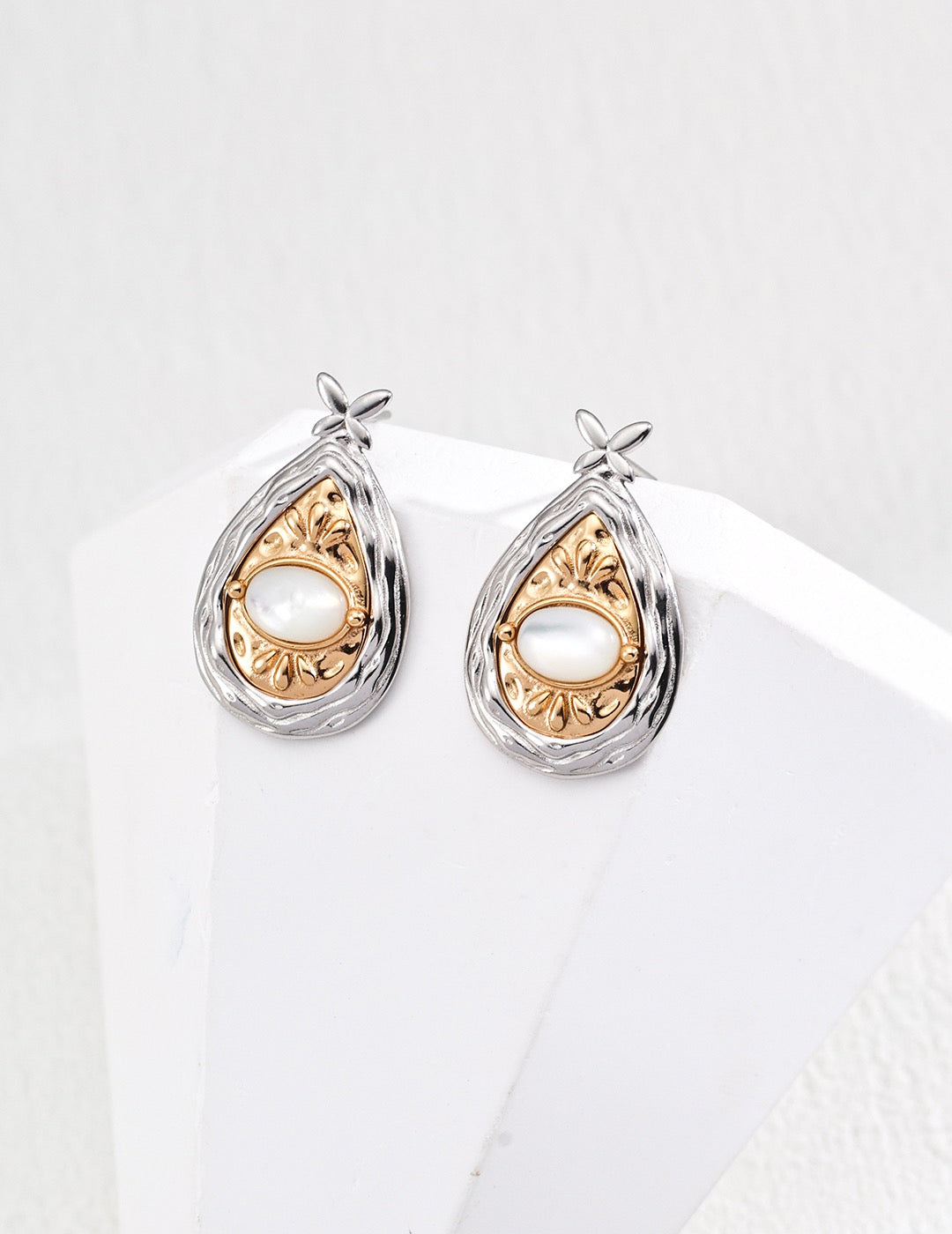 Yves lapis mother Pearl earrings