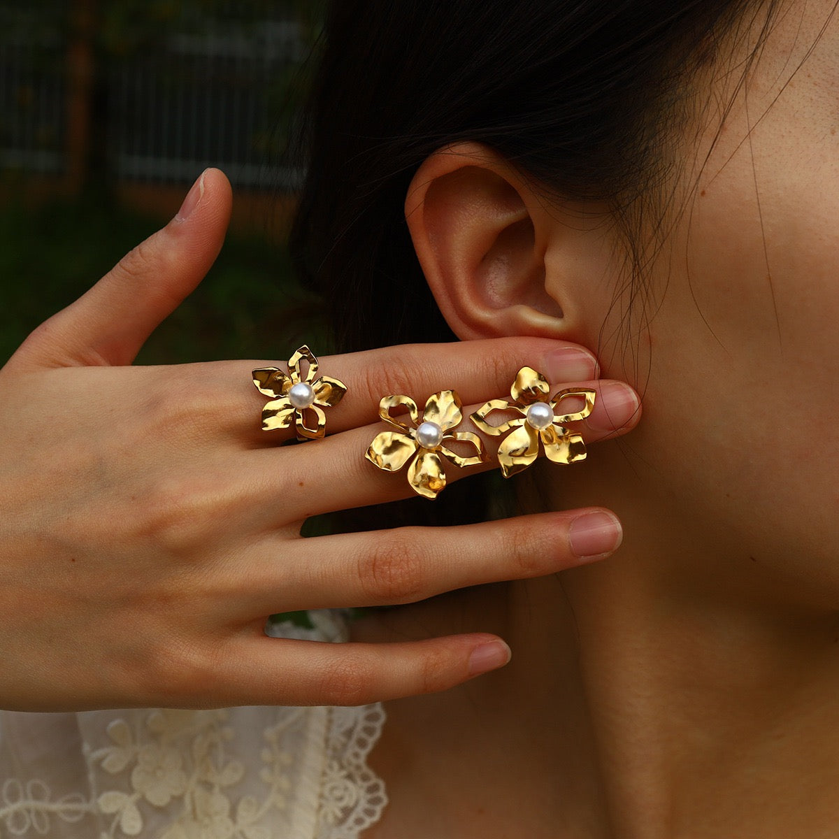 Teresa flower earrings