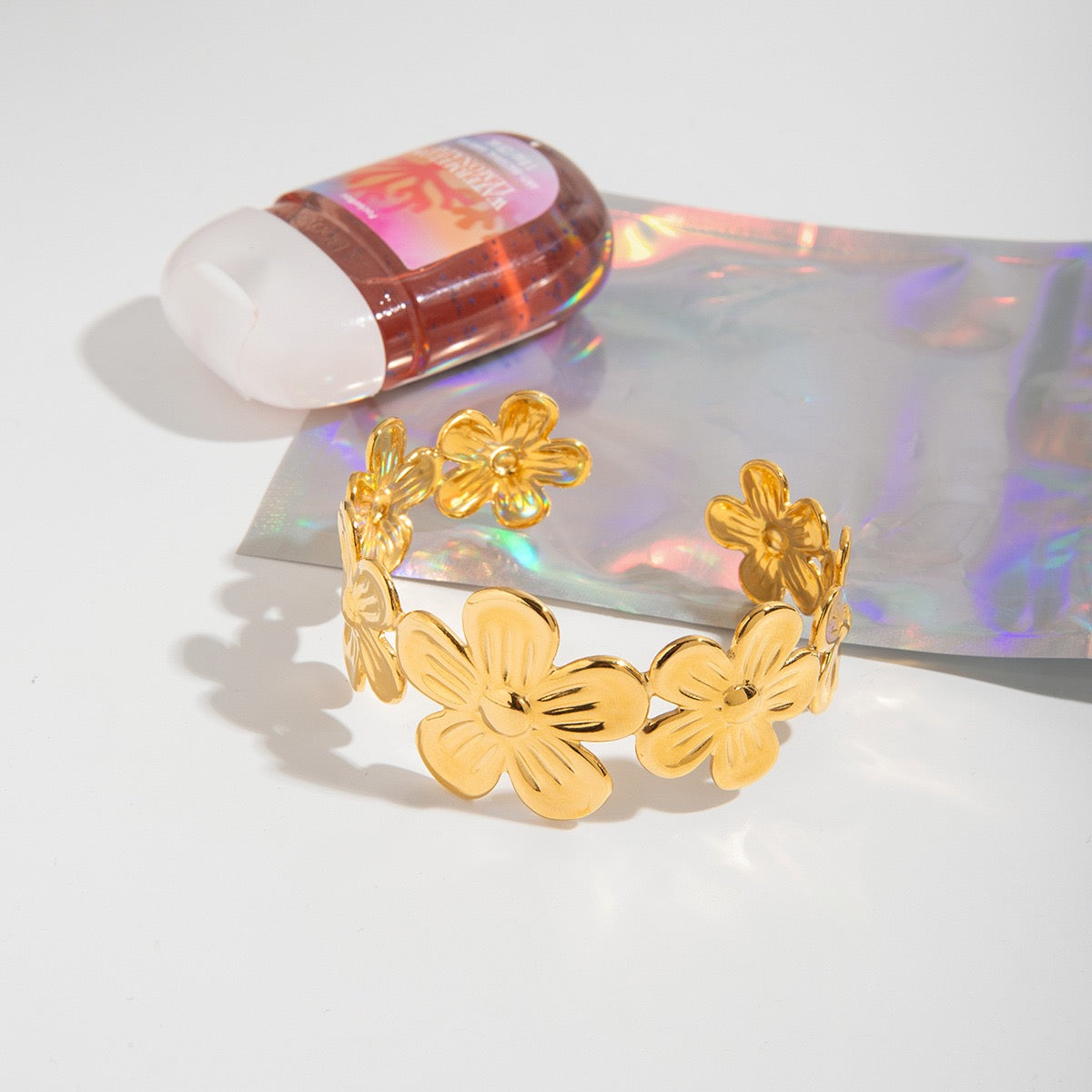 Flower bangle