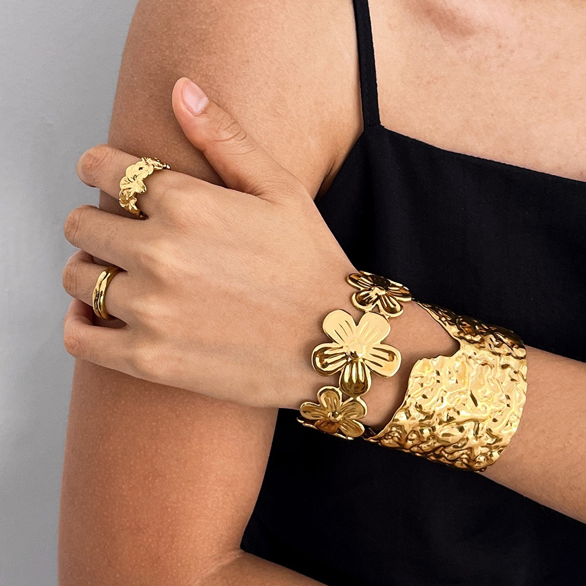 Flower bangle