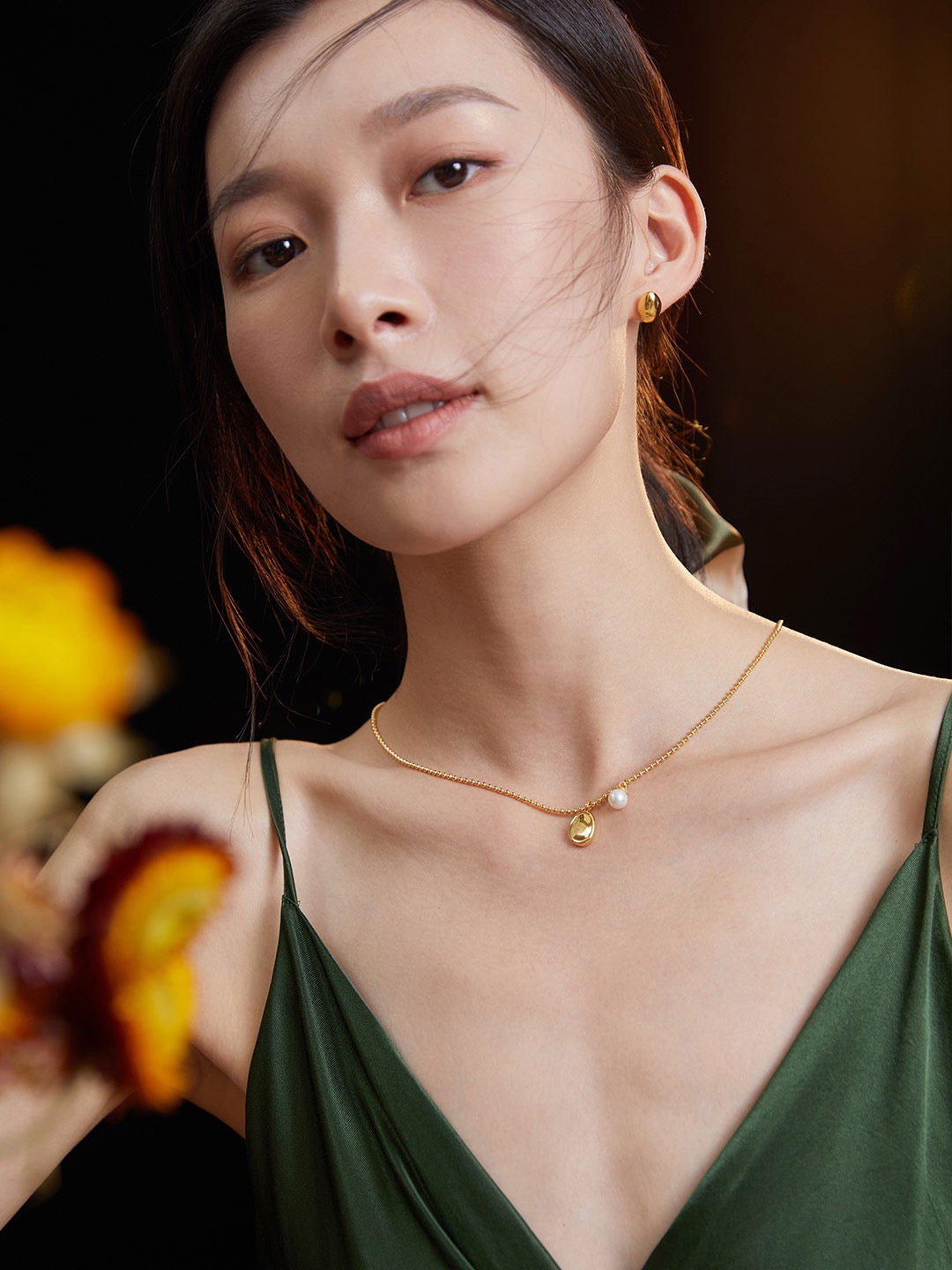 Junita Dainty pearl necklace