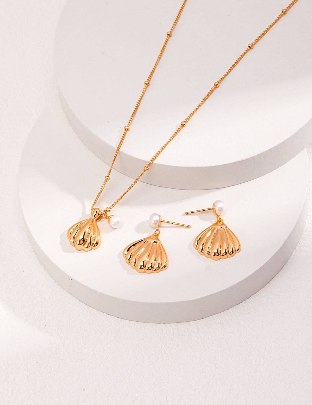Blairey Bondi sea shell necklace