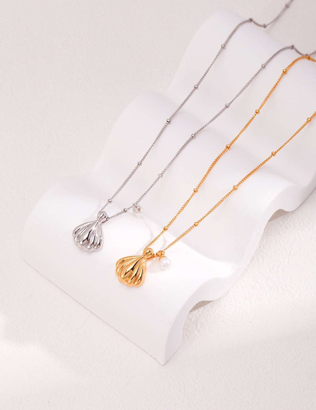 Blairey Bondi sea shell necklace