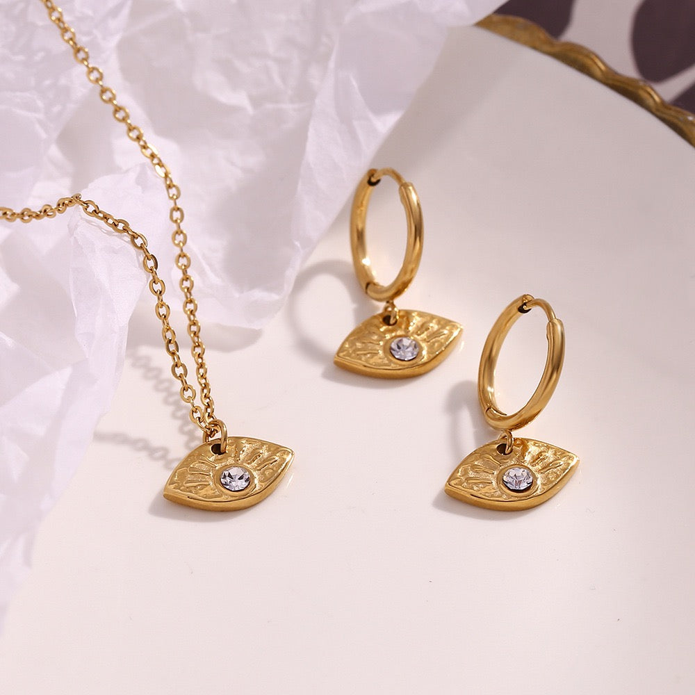 Alviston eyes earrings