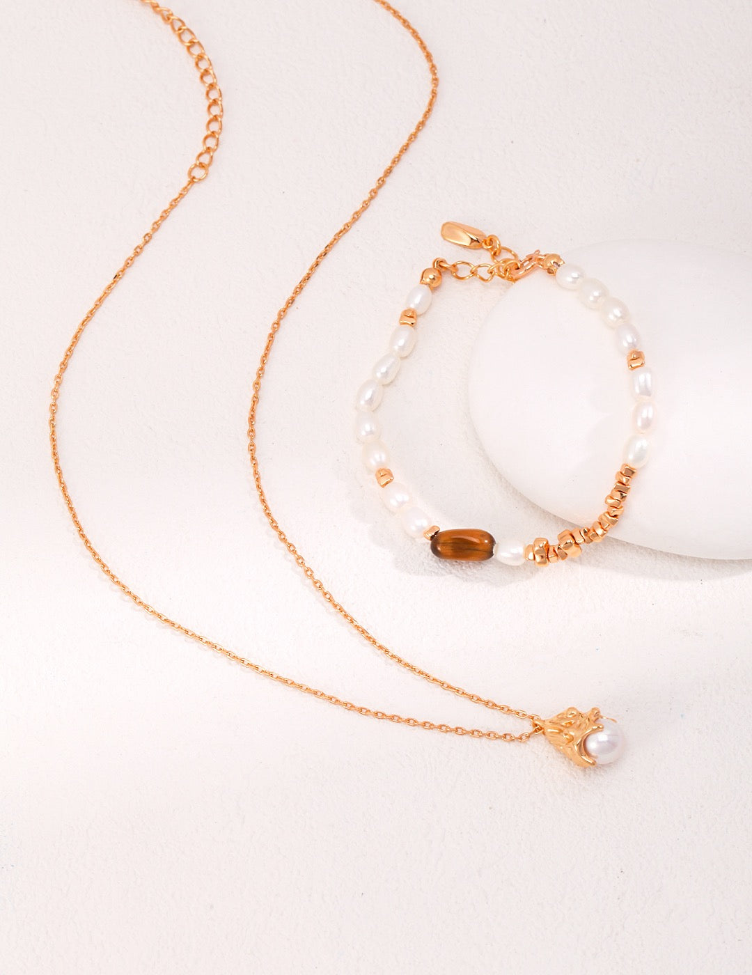Switzerland Single drop Pearl necklace