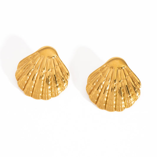 Golden shell earrings