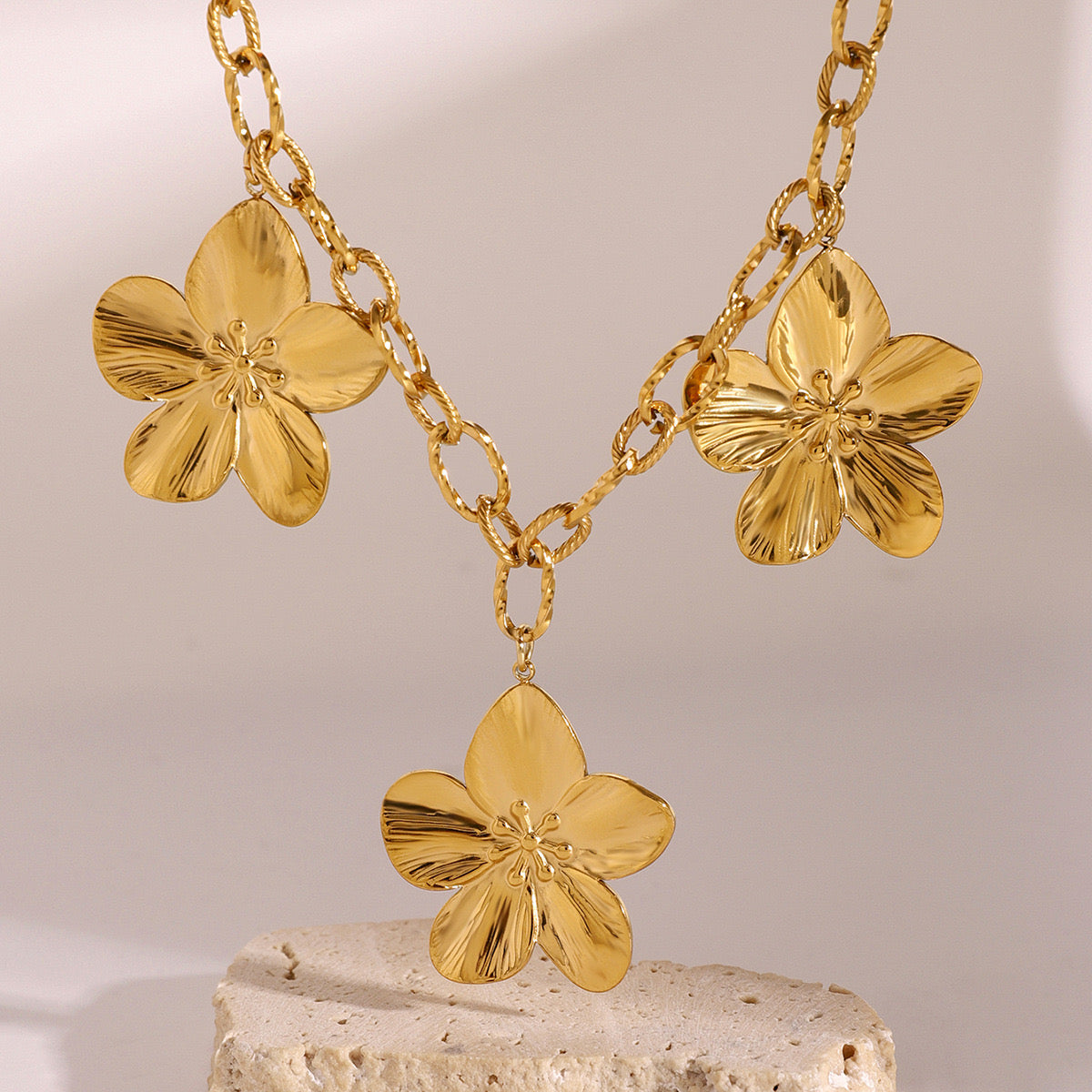 Summer flowers necklace