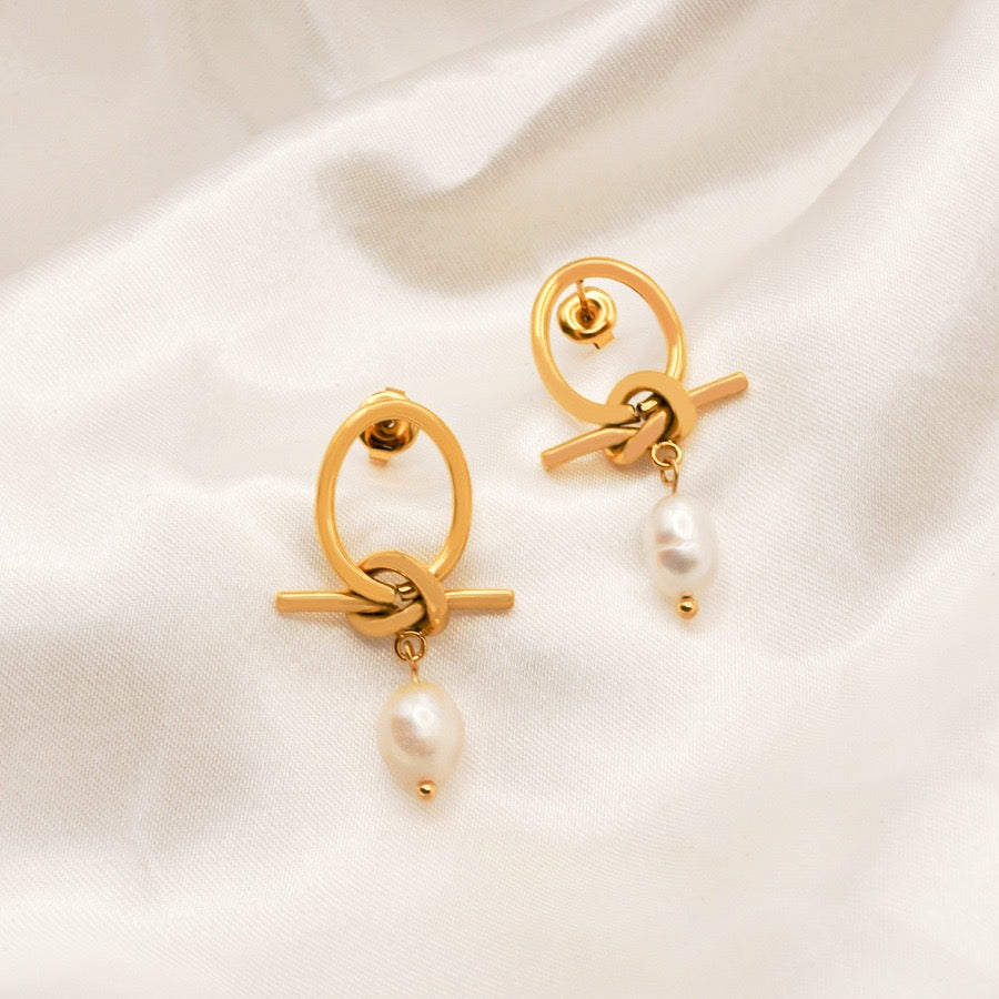 Vernon knots pearl earrings