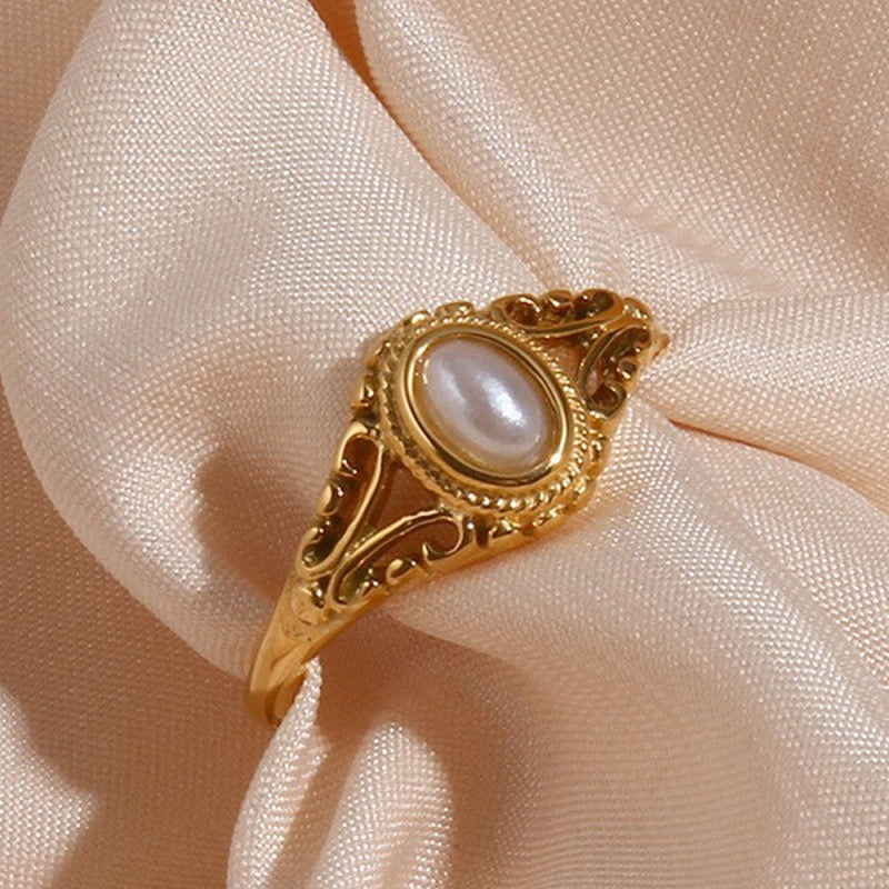 Piper Crown pearl ring