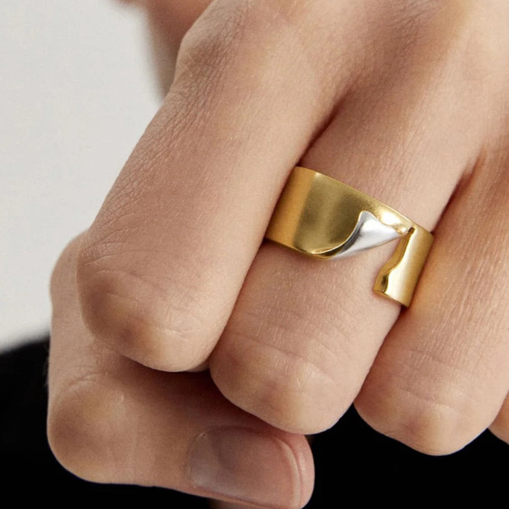 Wrecking ball rings