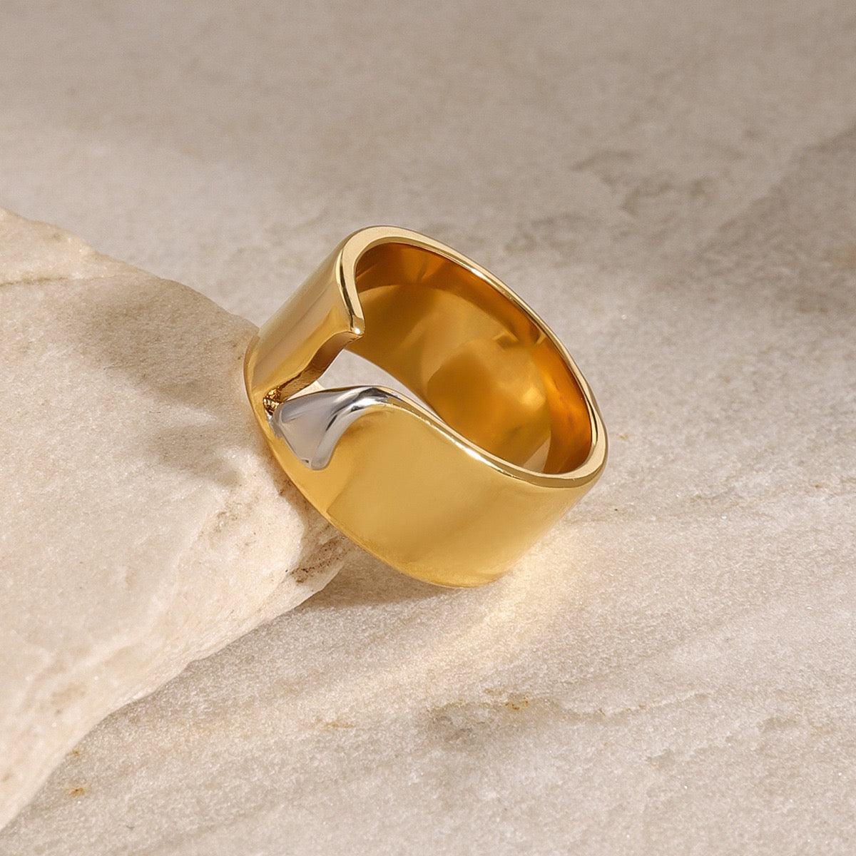 Wrecking ball rings