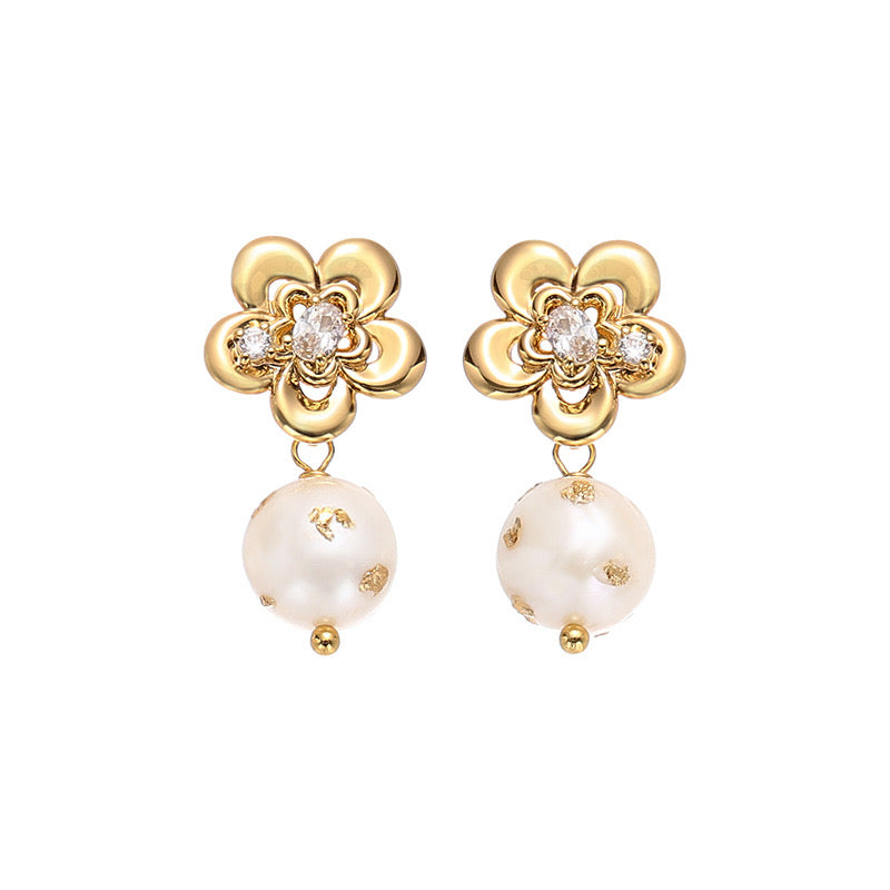 Flower freshwater pearls earrings