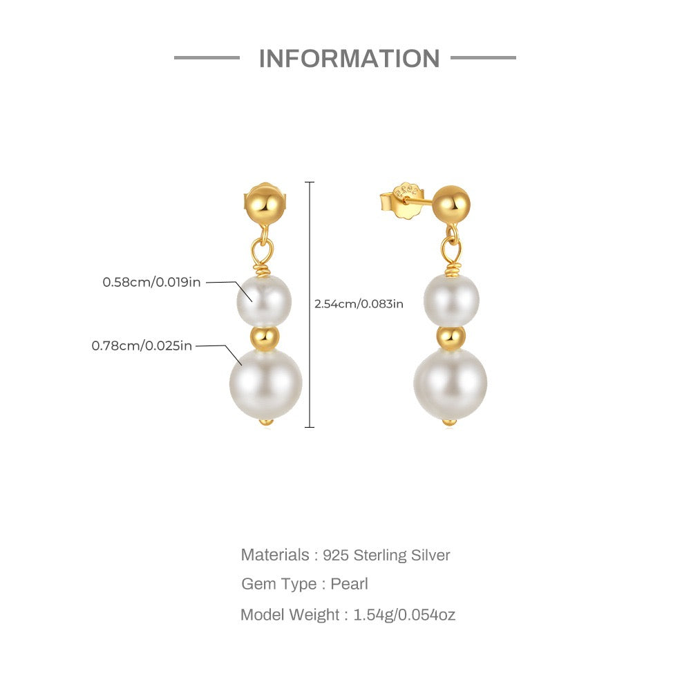 Mini pearl earrings